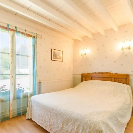 Au Creux De La Colline 피네