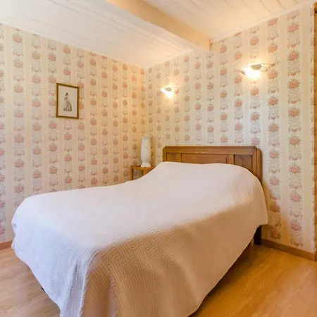 펜션 Au Creux De La Colline