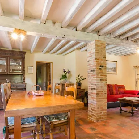 펜션 Au Creux De La Colline *